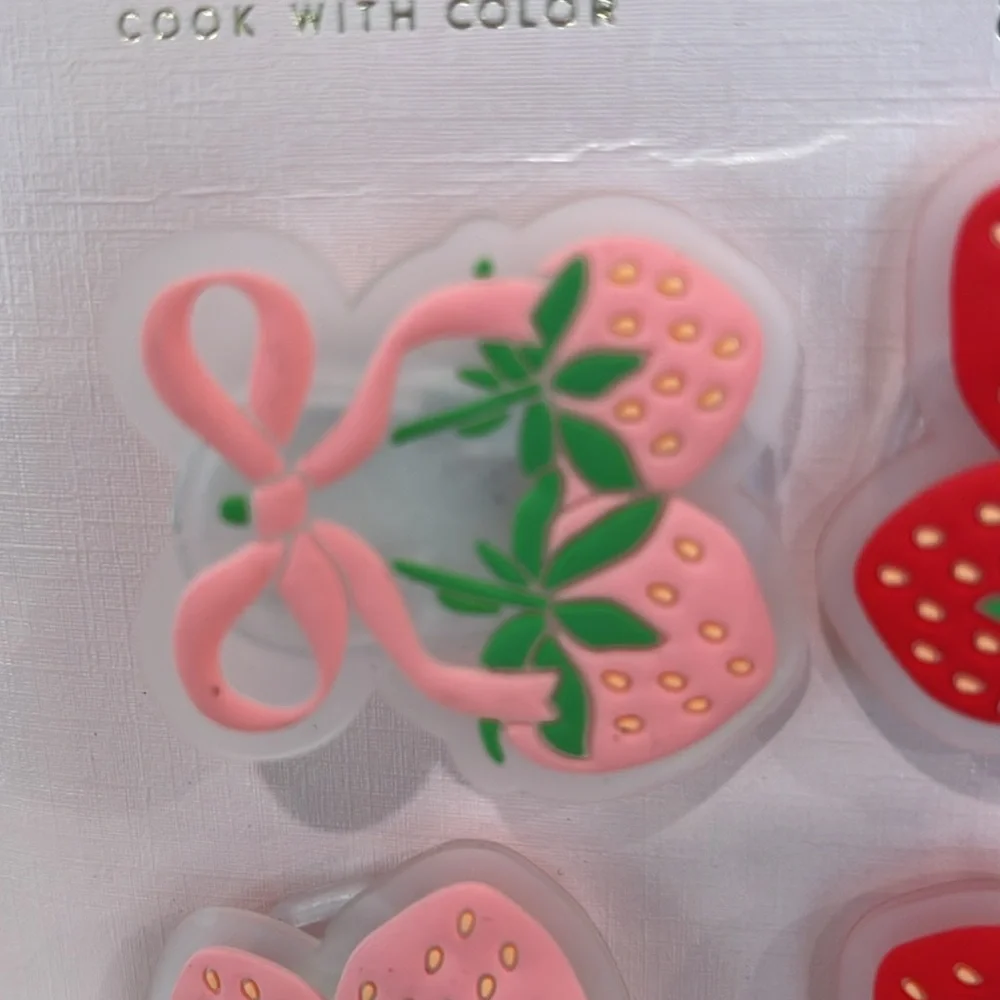 🎀🍓CWC Strawberry 🎀🍓Bag Clips Set